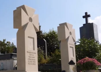 у Тернополі сім’я суддів домоглася дозволу поставити сину кращий пам’ятник на військовому цвинтарі