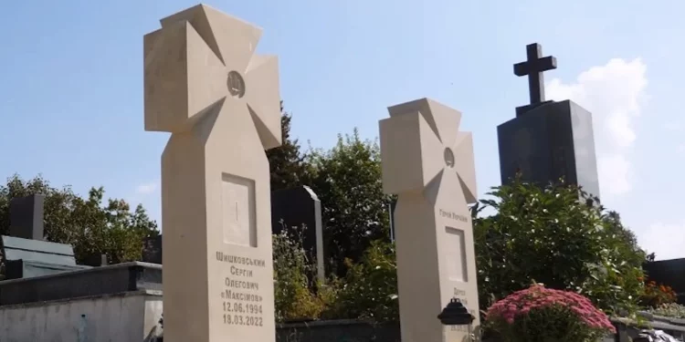 у Тернополі сім’я суддів домоглася дозволу поставити сину кращий пам’ятник на військовому цвинтарі