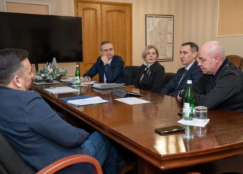 Продовження контракту, приїзд міністра та політичні інтриги: що відбувається в Тернопільській ОВА