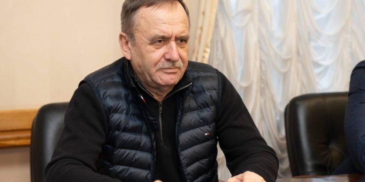 Начальник Тернопільської ОВА Негода прийшов на нараду у жилеті за 10 тисяч гривень