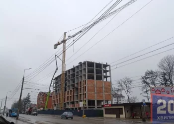 У Тернополі на «прокурорській» землі виросло вже вісім поверхів