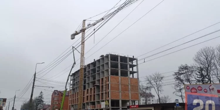 У Тернополі на «прокурорській» землі виросло вже вісім поверхів