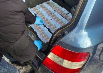 У Тернополі на хабарі затримали «бізнесмена», який допомагав отримати посвідчення водія