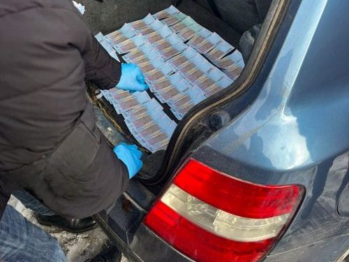 У Тернополі на хабарі затримали «бізнесмена», який допомагав отримати посвідчення водія
