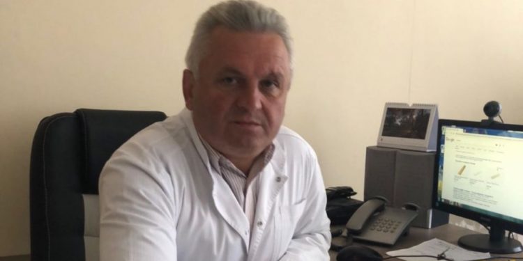 Громада обрурена через скандальне звільнення директора лікарні у Козовій на Тернопільщині