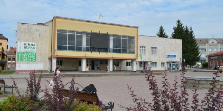 Скільки заробляють керівники Підволочиської селищної ради під час війни