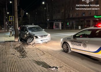 У Тернополі нетверезий водій врізався в електроопору