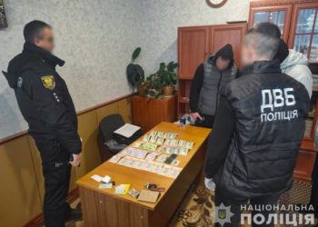 Скандал у Кременці: на хабарі затримали директора автошколи