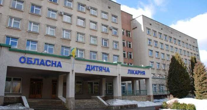 Триває боротьба за крісло головного лікаря дитячої лікарні в Тернополі