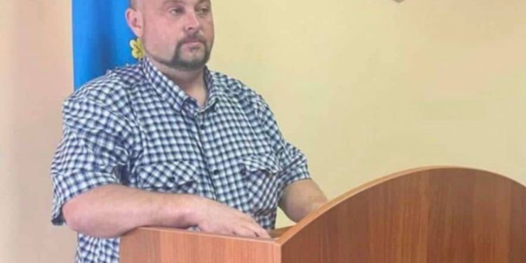 Депутат Чортківської райради під час війни змінив ім’я та прізвище і втік за кордон