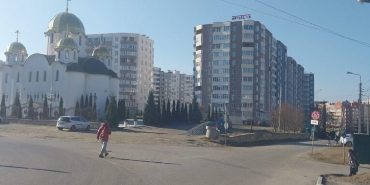 У Тернополі нове скандальне будівництво біля храму