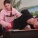 Заламала руку і забрала телефон: на Тернопільщині вчителька силою наводила лад у класі