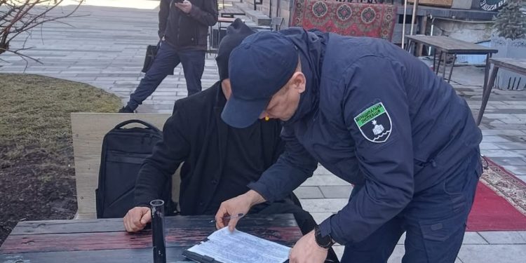 Завдано більше шкоди, ніж величина штрафу: оштрафували креативних мийників колимів в центрі Тернополя