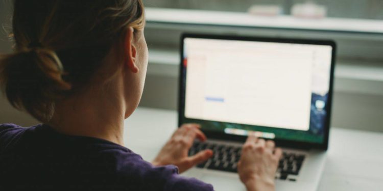 За махінацію з орендою землі перед судом постане реєстраторка з Підгаєць