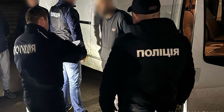 У Чорткові посередник вимагав 8,2 тисячі доларів за оренду ставка: затримали й оголосили підозру