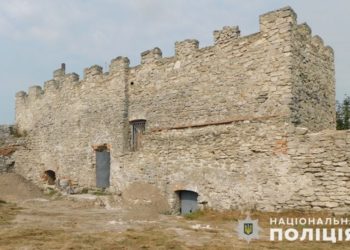 Перед судом постануть колишній директор заповідника та підприємець з Кременця за незаконне будівництво на Замковій горі