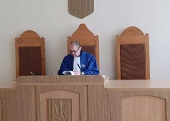 Суддя Тернопільського суду Андрій Осташ звільнений у відставку