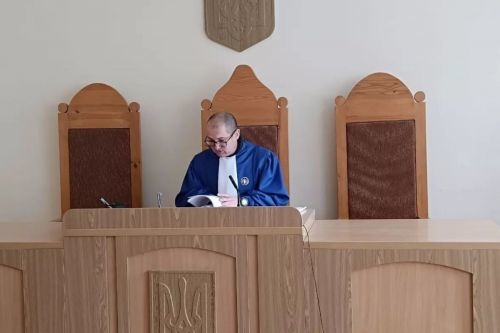 Суддя Тернопільського суду Андрій Осташ звільнений у відставку