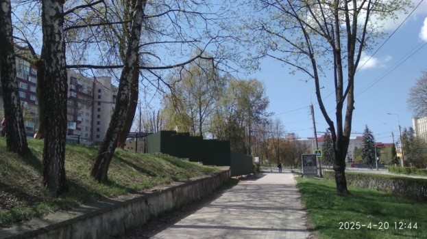 У Тернополі знищують ще одну зелену зону