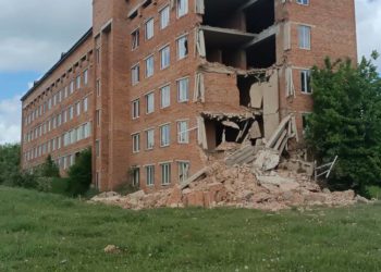 У Монастириськах обвалилася недобудована 5-поверхова поліклініка