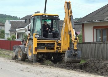 На Тернопільщині ліквідовують наслідки негоди: у селах Угринь і Росохач затопило будинки та городи