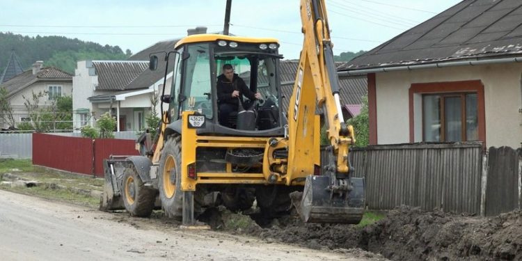 На Тернопільщині ліквідовують наслідки негоди: у селах Угринь і Росохач затопило будинки та городи