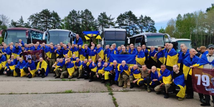 З російського полону звільнили 4 військових з Тернопільщини