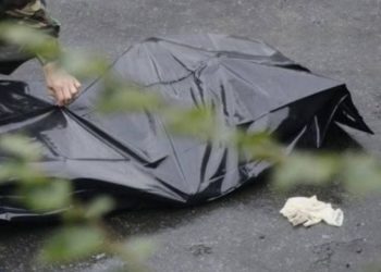 На вулиці Білогірській у Тернополі в смітниках виявили тіло жінки