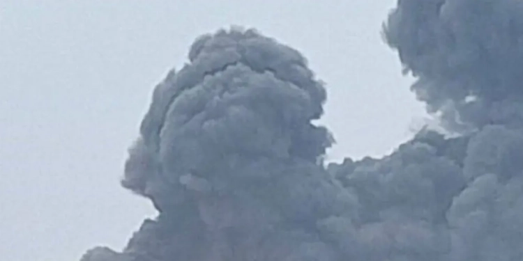 Нічна атака на Тернопільщину: уламки ворожих безпілотників та ракет пошкодили будівлі