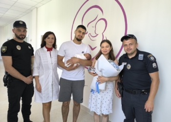 У Тернополі поліцейські врятували породіллю