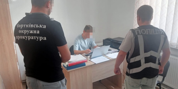 Двох державних реєстраторів на Тернопільщині підозрюють у незаконній реєстрації земельної ділянки вартістю 39 млн грн