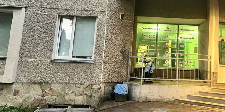 Двоє жителів інших областей влаштували різанину у лікарні Тернополя