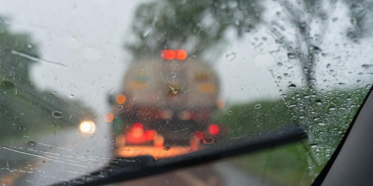 Як вибрати надійні склоочисники для будь-якої пори року