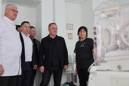 Журналіст розповів про «показову підготовку» до візиту посадовців у дитячу лікарню Тернополя