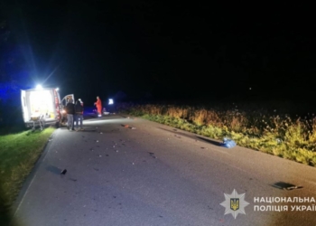 Зaгинули неповнолітній мотоцикліст тa пішохід: поліція розслідує смертельну ДТП нa Тернопільщині