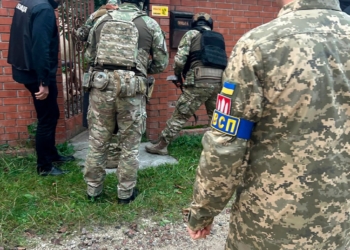 На Тернопільщині викрили групу з 18 осіб, яка збувала наркотики у колоніях