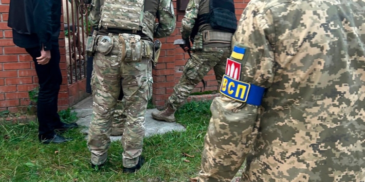 На Тернопільщині викрили групу з 18 осіб, яка збувала наркотики у колоніях