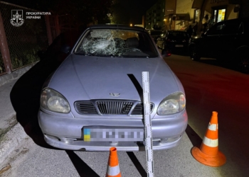 У Тернополі водій “Daewoo Lanos” травмував двох військових і втік: розпочато розслідування