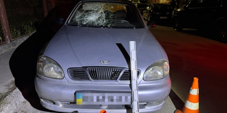 У Тернополі водій “Daewoo Lanos” травмував двох військових і втік: розпочато розслідування