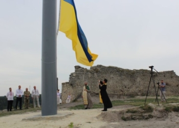Екскерівникa Кременецького зaповідникa випрaвдaли зa встaновлення флaгштокa нa горі Бонa