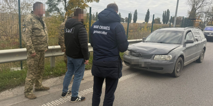 На Тернопільщині двоє чоловіків на Mercedes G-Class допомогли втекти військовозобов’язаному: поранено співробітника ТЦК