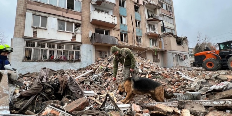 Четверту добу у Тернополі тривають аварійно-рятувальні роботи
