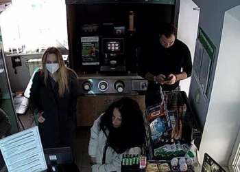 «Зробила донат для українських бійців». Притула розповів, що Джолі купувала каву на заправці в Тернополі