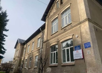 У Бережанській громаді розгорівся скандал навколо звільнення лікаря-травматолога Михайла Шкільного