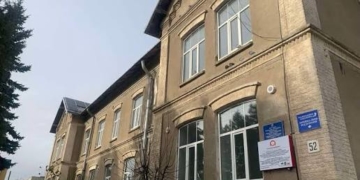 У Бережанській громаді розгорівся скандал навколо звільнення лікаря-травматолога Михайла Шкільного