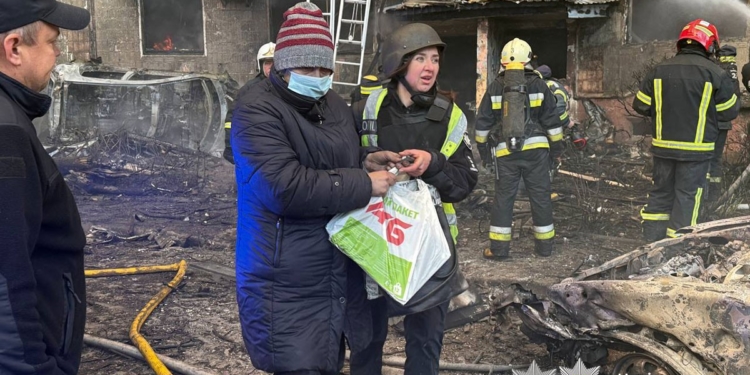 У Тернополі тривають пошуково-рятувальні роботи на місцях ворожих ударів