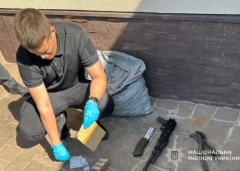 На Тернопільщині слідчі скерували до суду справу чоловіка, який незаконно зберігав зброю