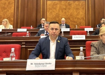 Корупційну Тернопільщину у Вірменії представив підозрюваний у смертельній аварії нардеп Гевко