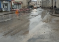 У Бережанах три дні вода підмиває асфальт: ремонт досі не розпочали