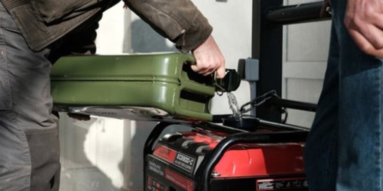 У Тернополі на вулиці загорівся генератор